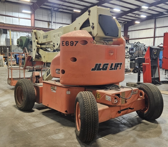 JLG 40 Electric Articulating Boom Lift - 48V DC